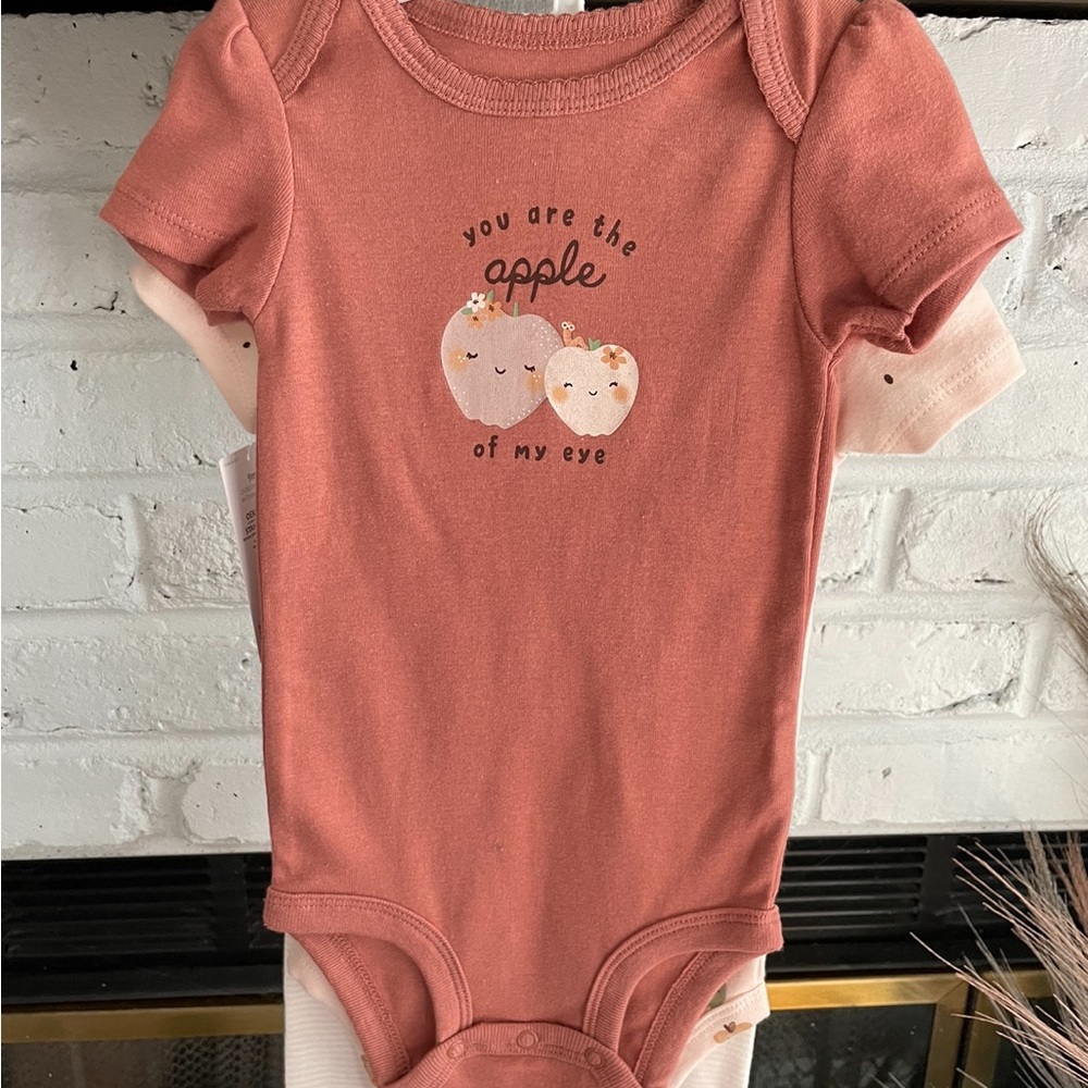 NWT Carter’s 3-Piece Apple Little Character Set - 6-9 months